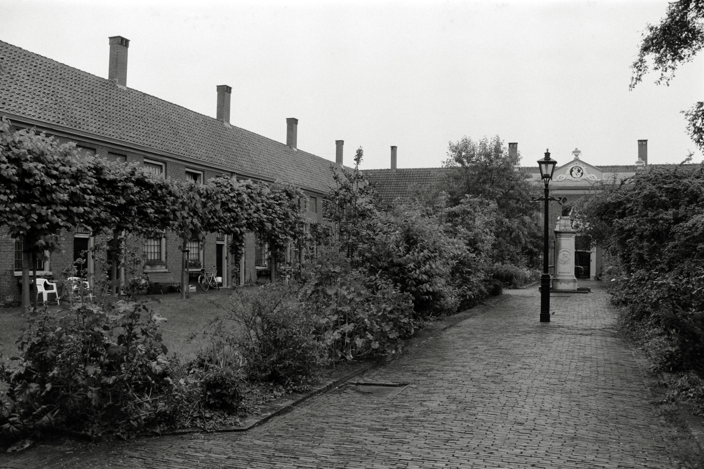 AHP F1992 06 004 sc250507 img33 NLP